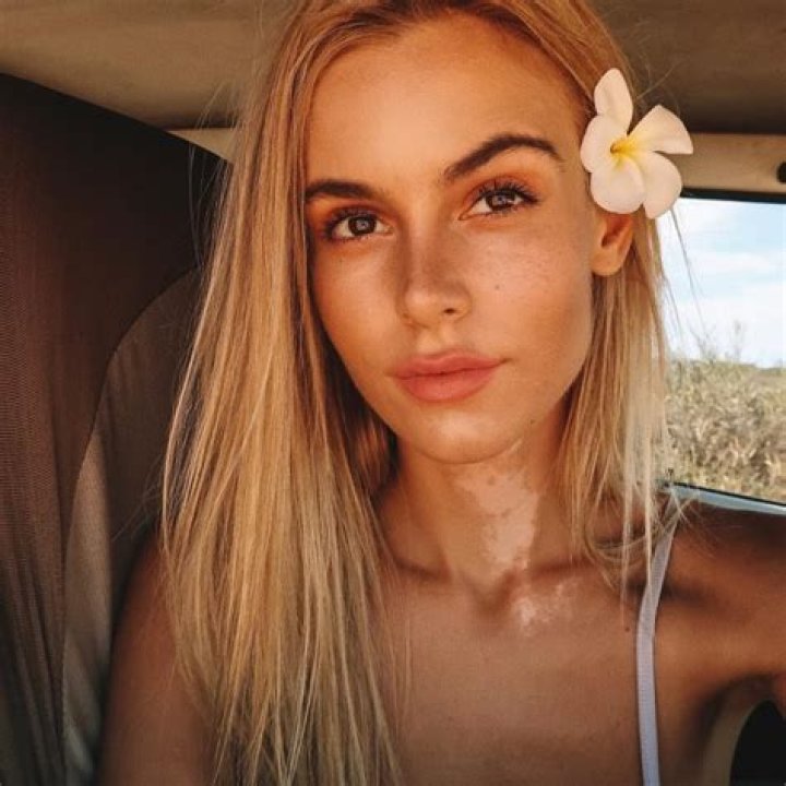 Amberleigh West Bio | Age, Wiki, Net worth, Height, Boyfriend?|