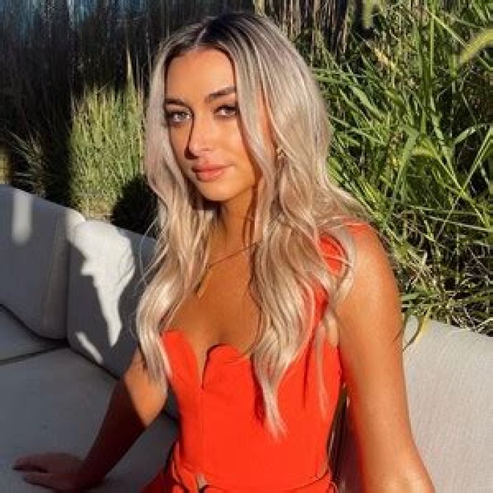 Brianna LaPaglia Age | Wiki, Net worth, Bio, Height, Boyfriend