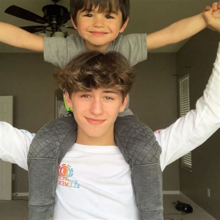 Caden Outlaw Age | Wiki, Net worth, Bio, Height, Girlfriend? |
