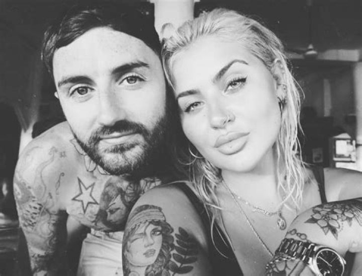 Charlotte Roberts Age | Wiki, Net worth, Bio, Height, Boyfriend?