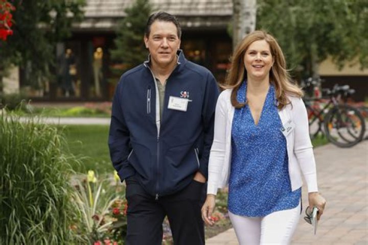 CNN’s Erin Burnett is married with David Rubulotta – Celebsgraphy