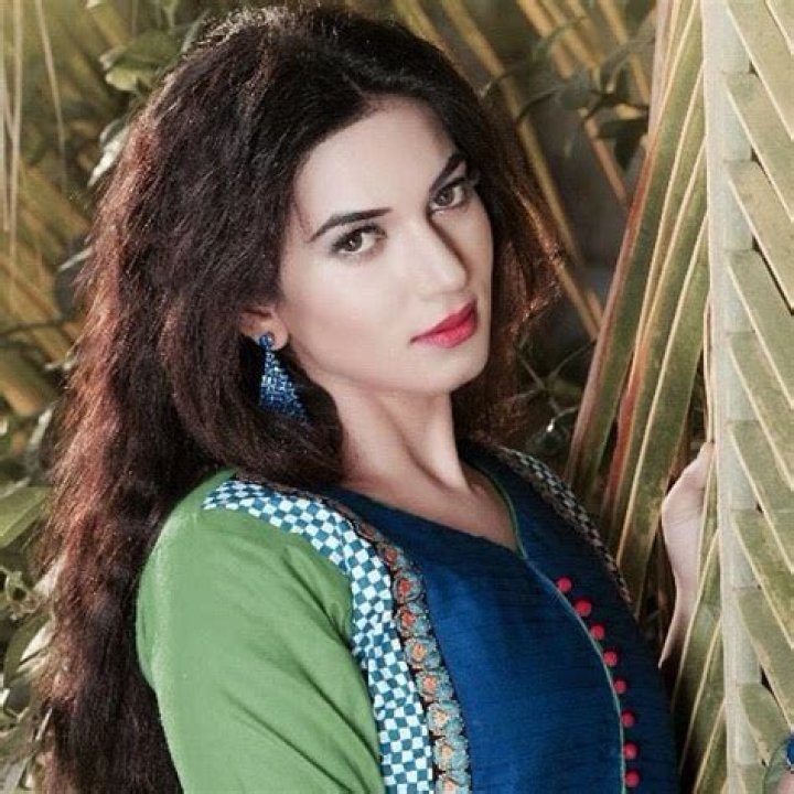 Drishti Grewal Wiki, Age, Height, Weight, Boyfriend & Net Worth