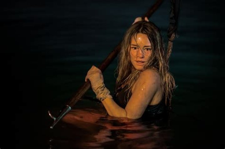 Hassie Harrison – Celebsgraphy