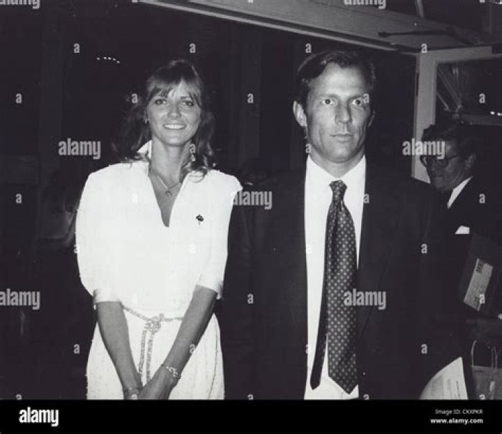 How tall is Cheryl Tiegs