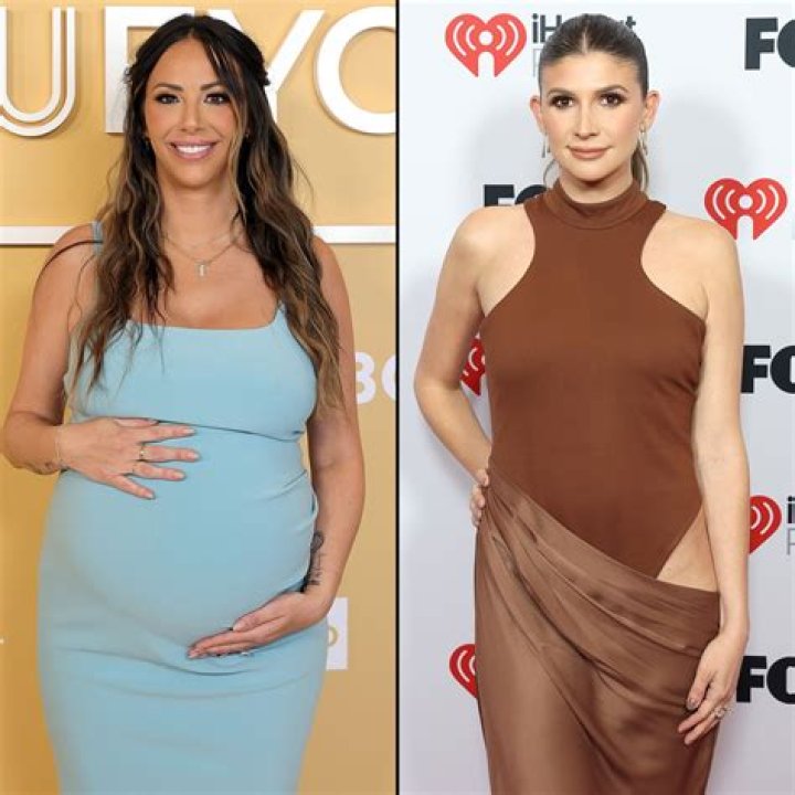 How tall is Kristen Doute