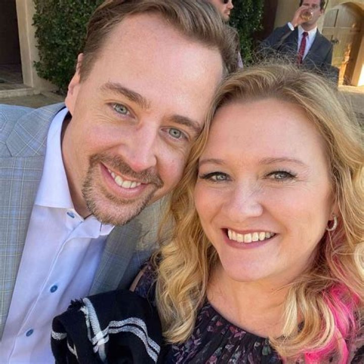 How tall is Sean Murray