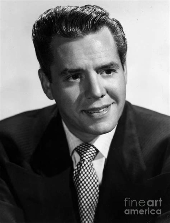 How tall was Desi Arnaz