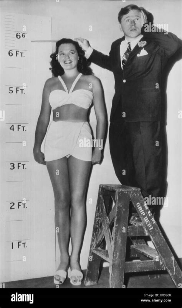 How tall was Mickey Rooney