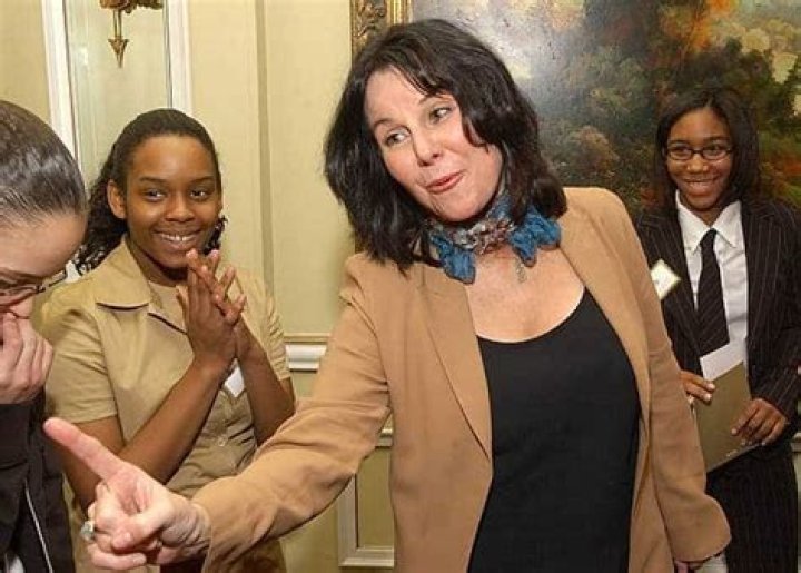 Jay Leno Wife Mavis Leno, Net worth, Age, Children in Wiki-bio 2022