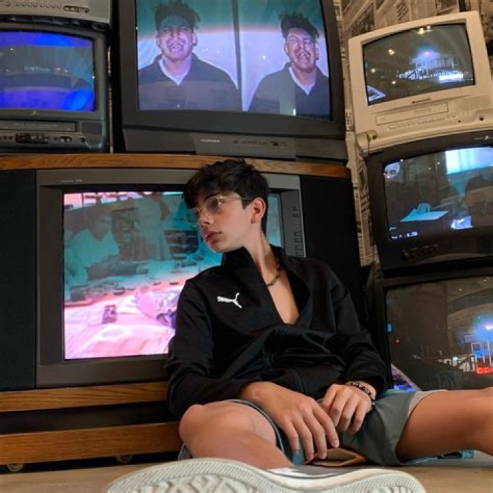 Lukas Urkijo (Actor de Televisión) - Edad, cumpleaños, biografía, hechos, familia, patrimonio neto, altura y más