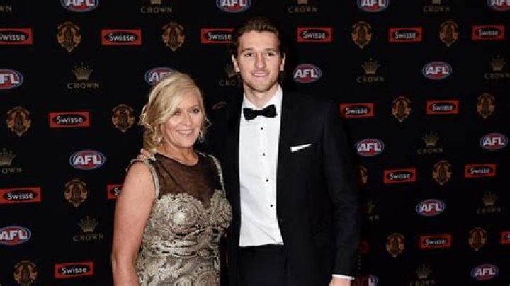 
Marcus Bontempelli Family: Wife Parents And Salary 2023 Revealed 