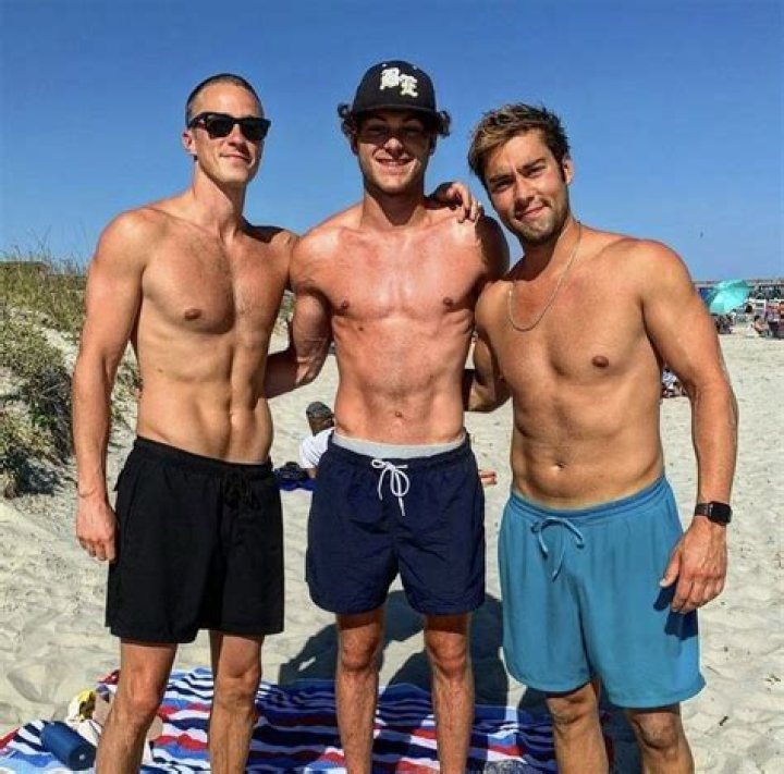 Outer Banks Cast Drew Starkey Weight Loss Before And After: Diet And Work Out