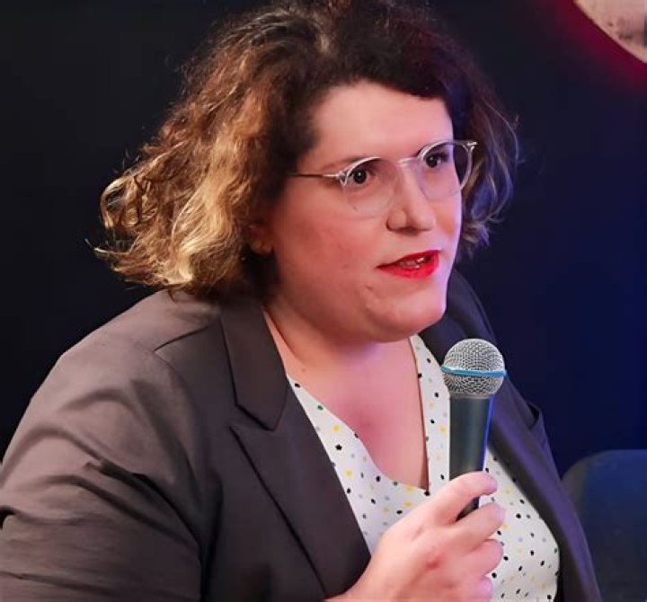 Rachel Garrat-Valcarcel Genre